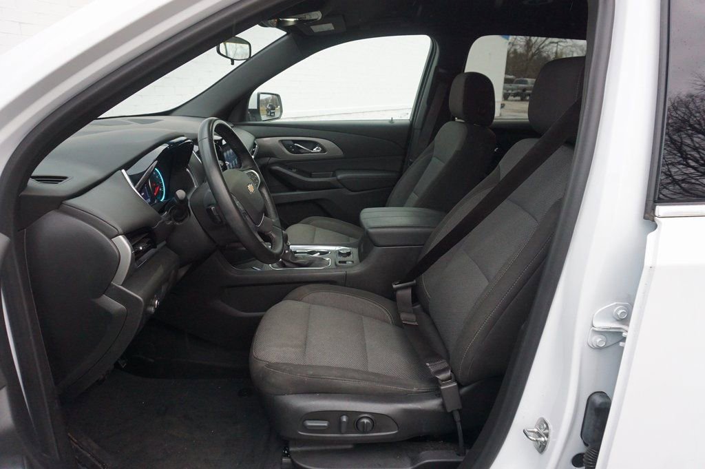 Certified 2023 Chevrolet Traverse LT w/ LPO, Floor Liner Package image 10
