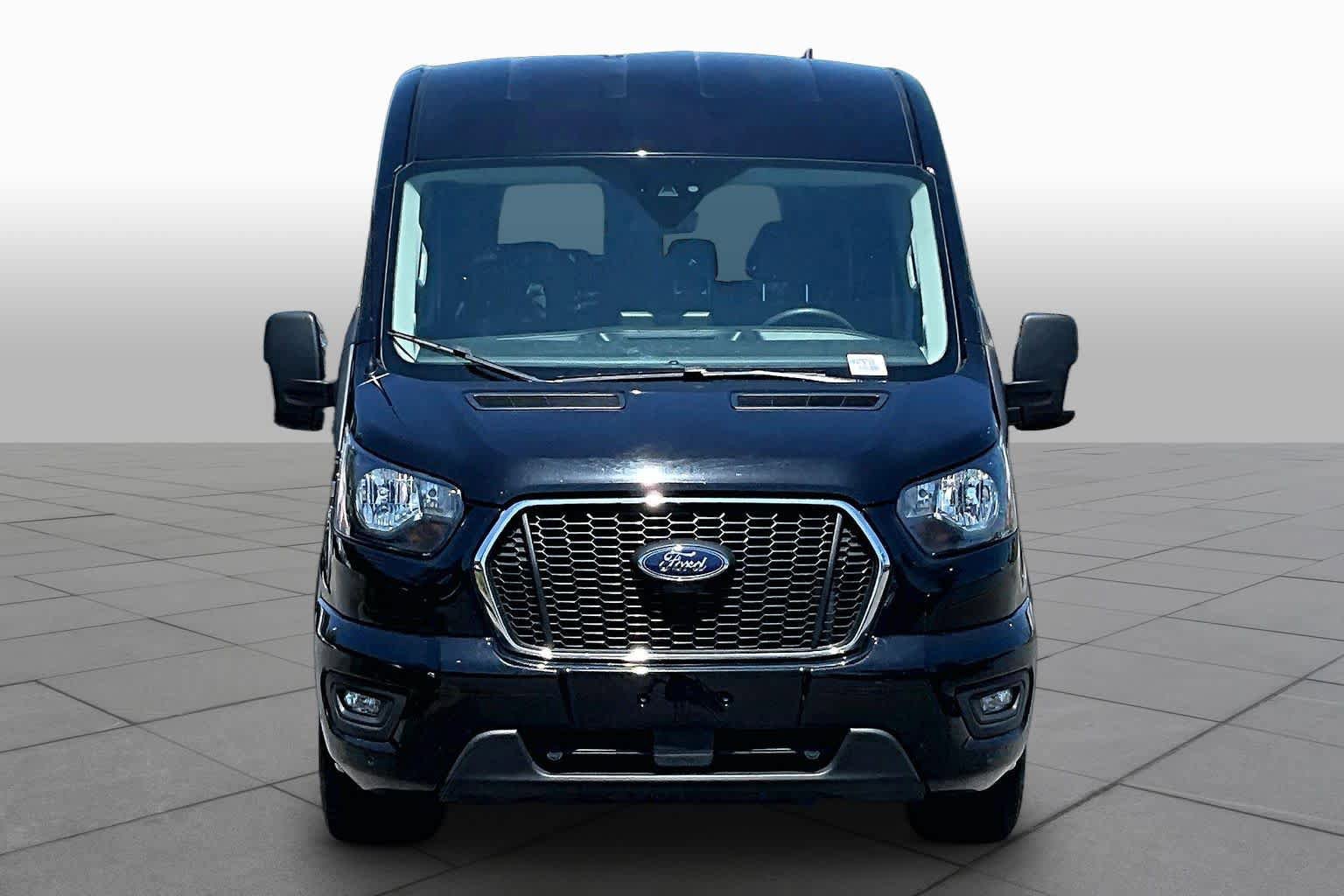 Used 2024 Ford Transit 350 XLT RWD image 4
