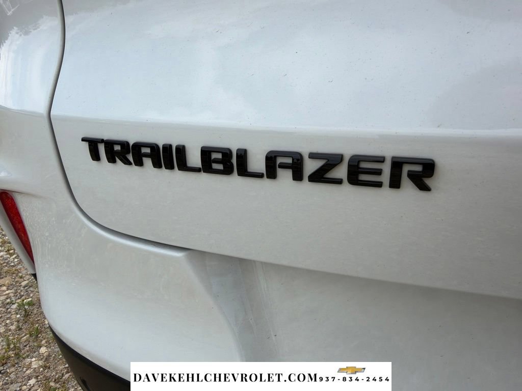Used 2024 Chevrolet TrailBlazer RS w/ Driver Confidence Package FWD image 32