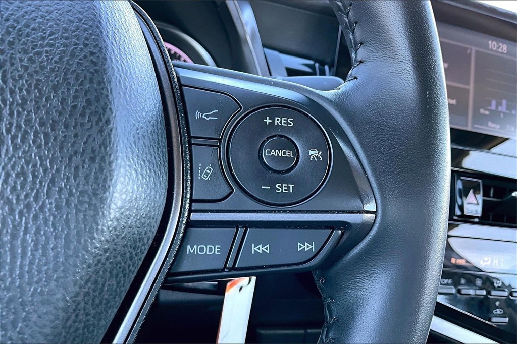 Used 2024 Toyota Camry SE image 17