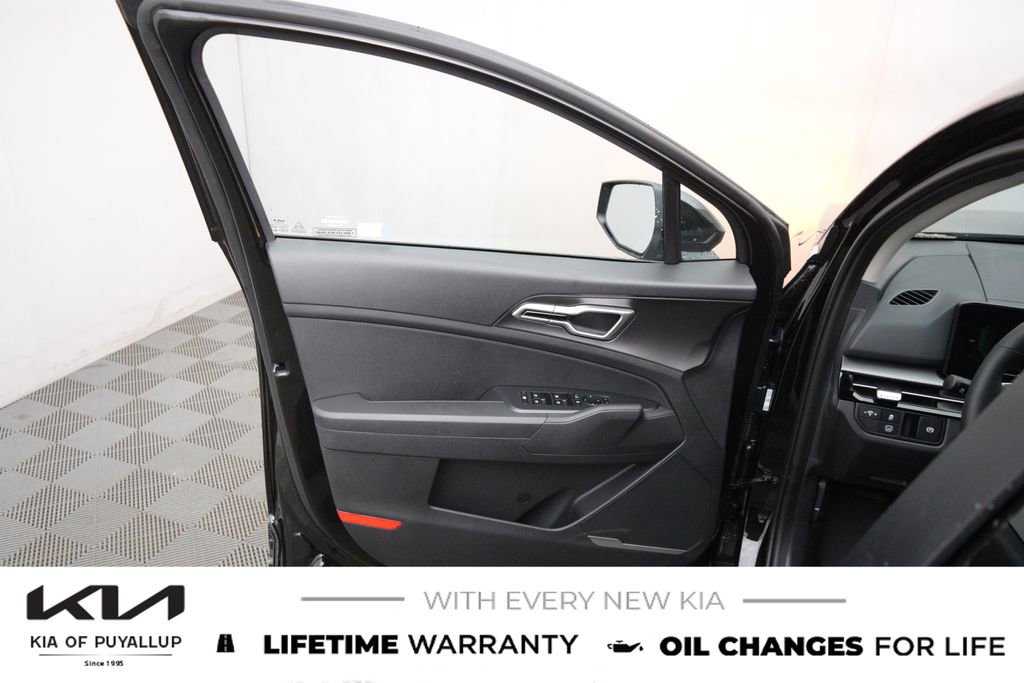 New 2026 Kia Sportage LX image 9