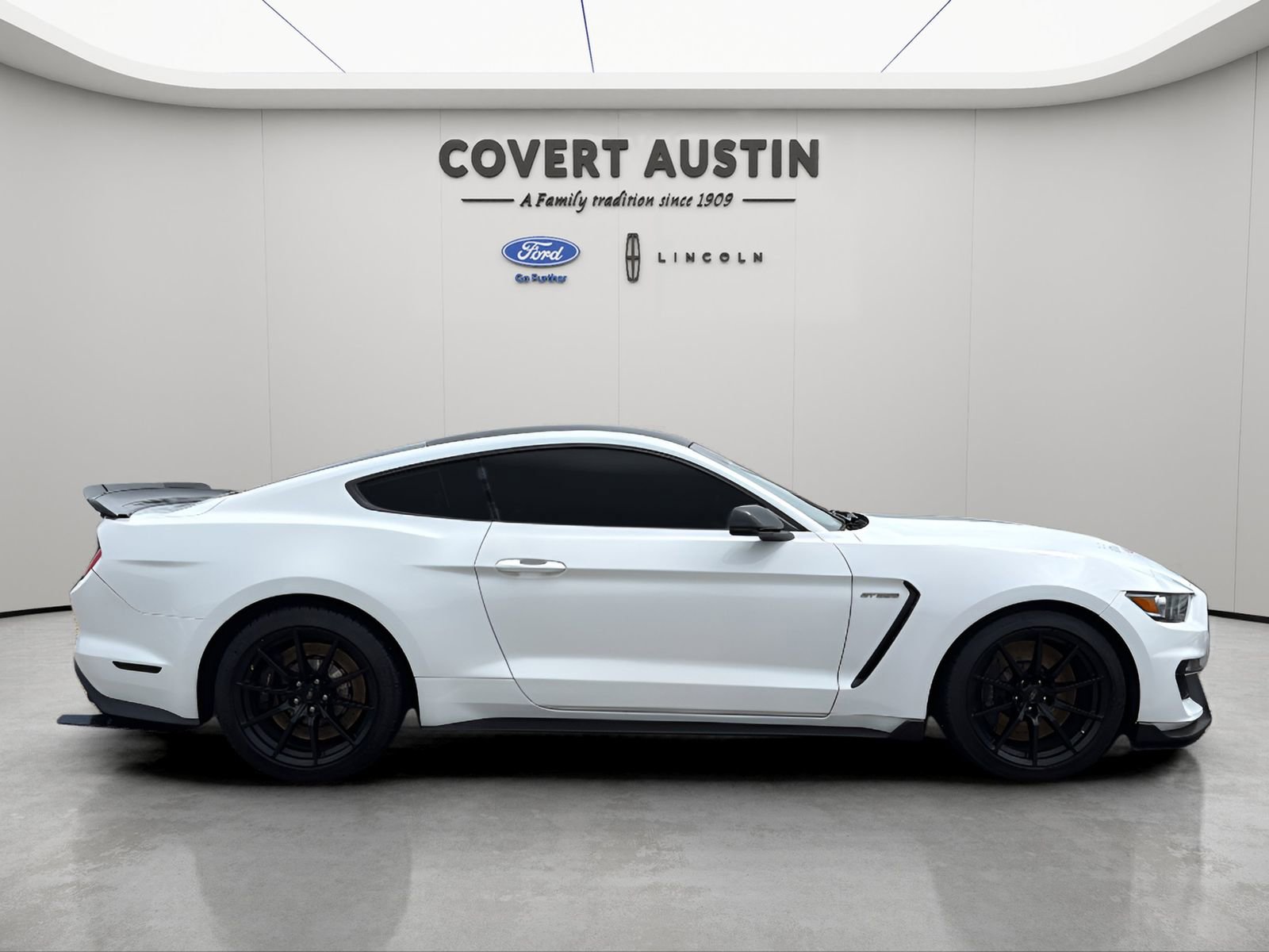 Used 2017 Ford Mustang Shelby GT350 w/ Electronics Package RWD image 6