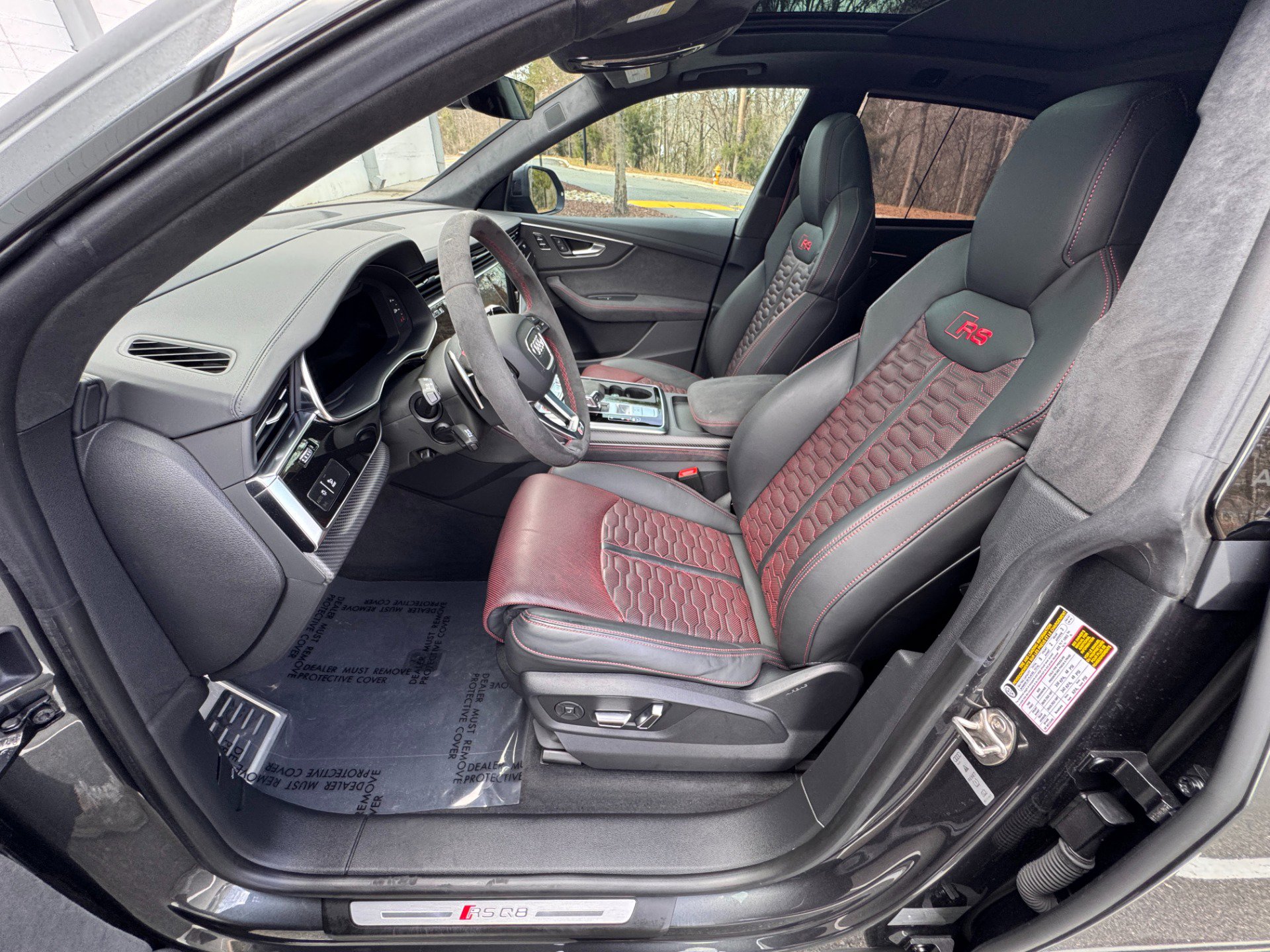 Used 2025 Audi RS Q8 performance image 27