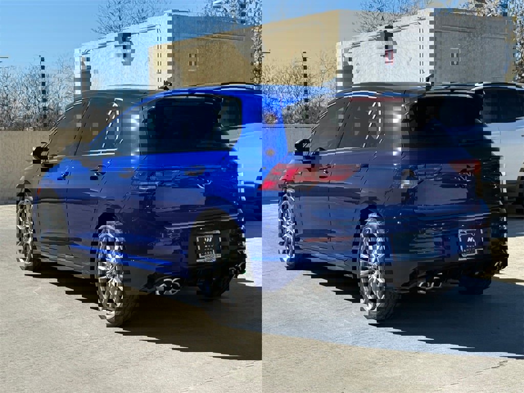 Used 2024 Volkswagen Golf R image 8