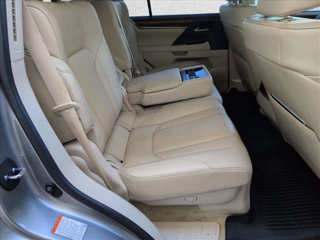 Used 2021 Lexus LX 570 4WD w/ Luxury Package image 21