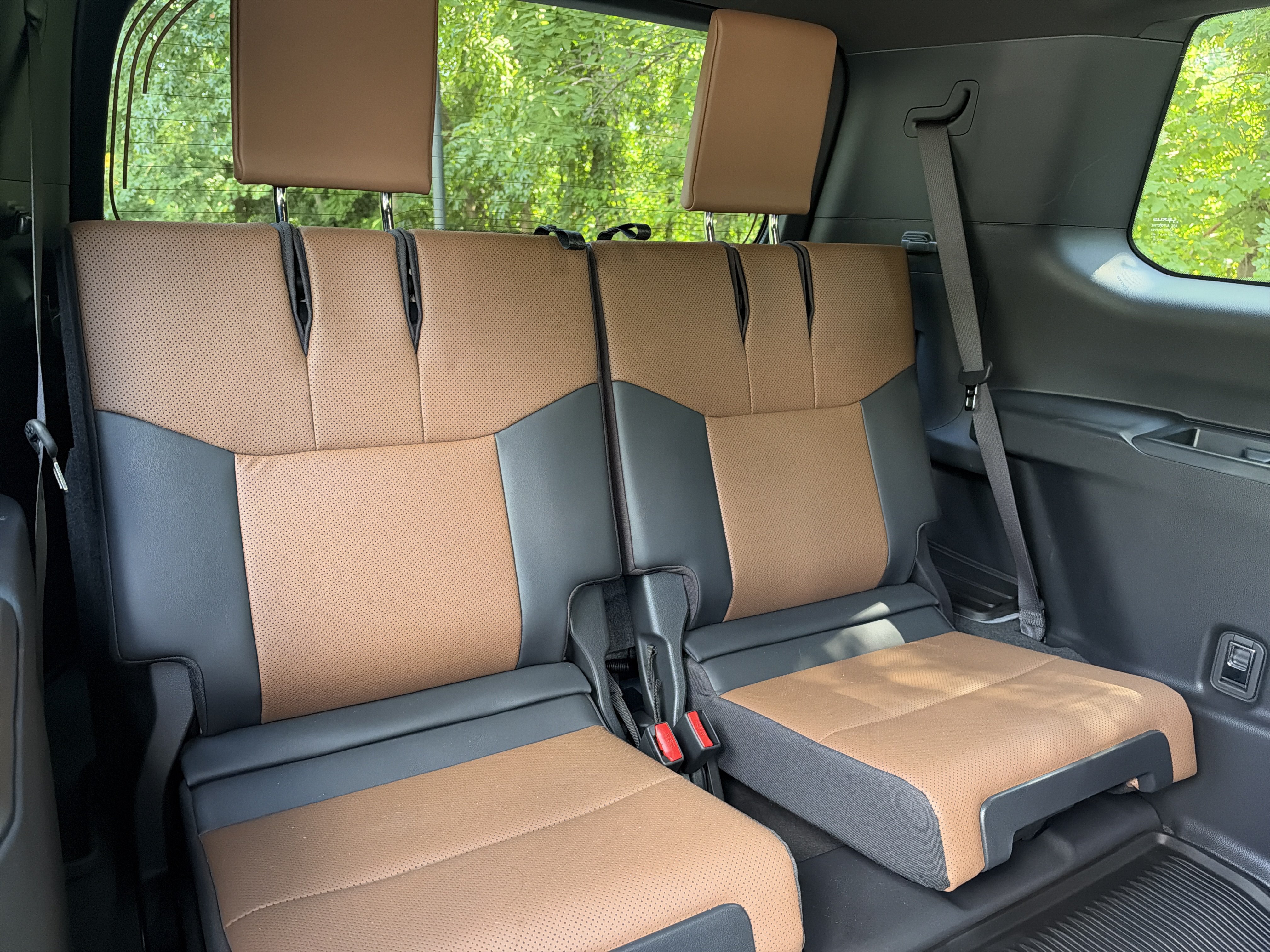 Used 2025 Lexus GX 550 w/ Accessory Package (2T) AWD/4WD image 23