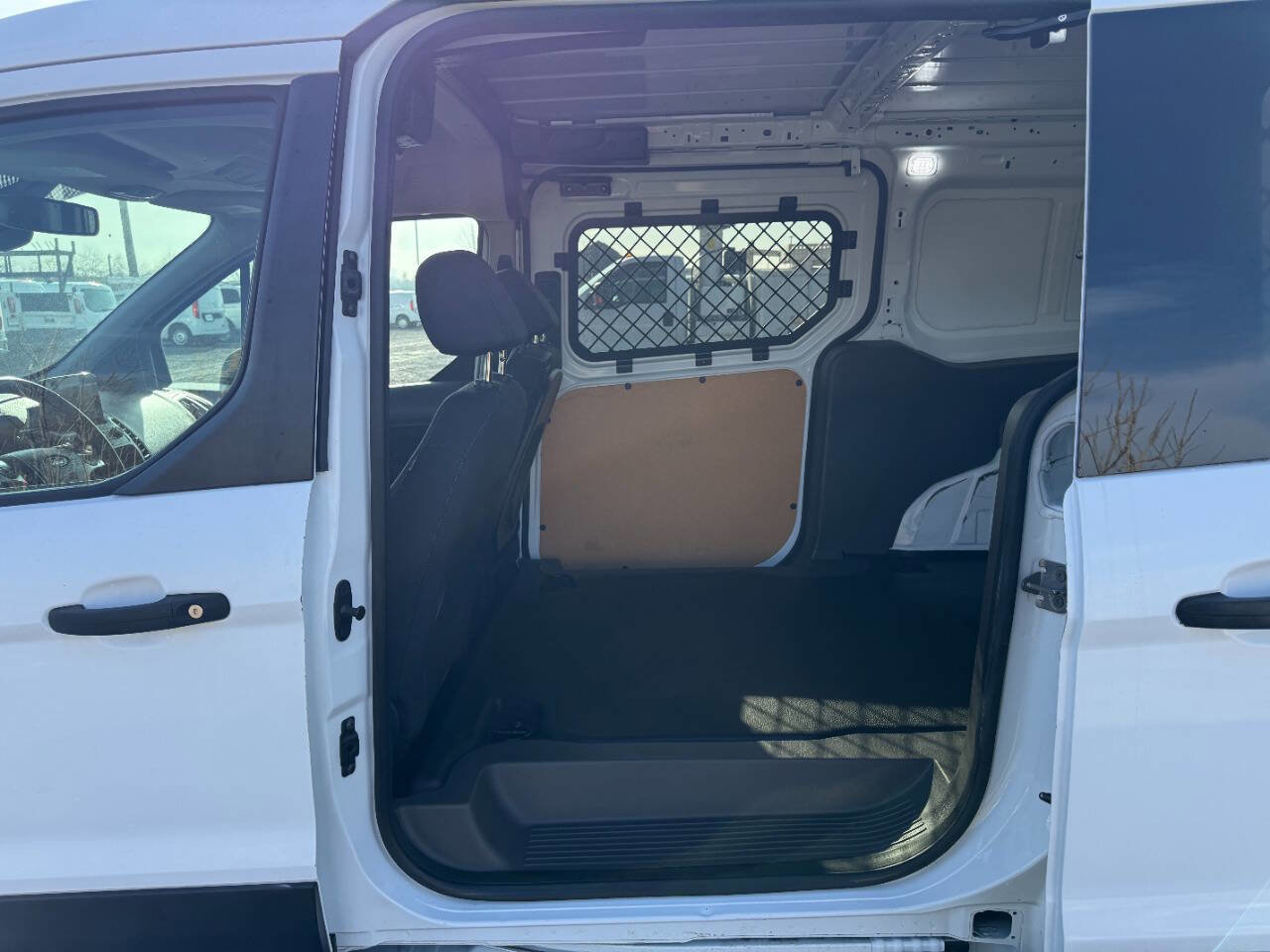 Used 2020 Ford Transit Connect XLT image 24