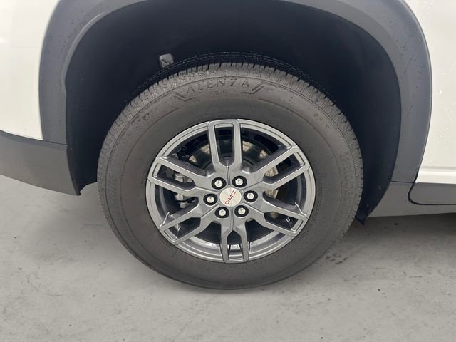 Used 2025 GMC Acadia Elevation image 14