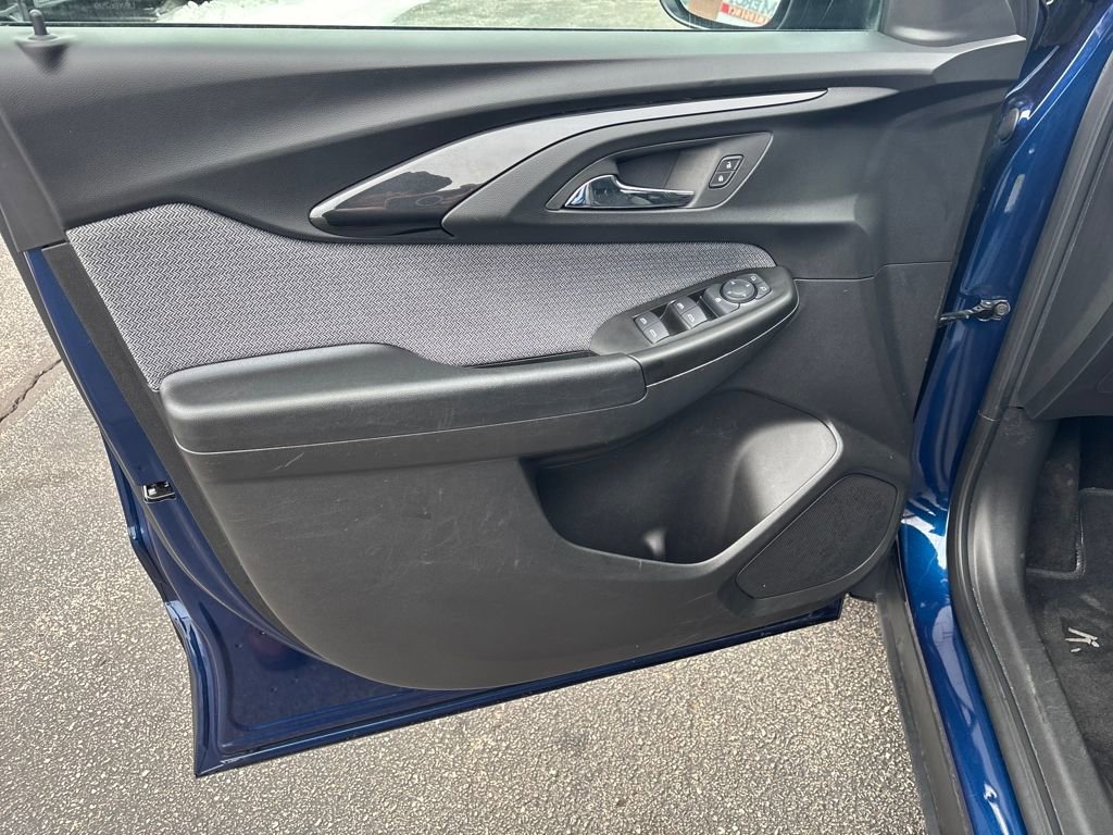 Used 2023 Chevrolet TrailBlazer LT w/ Convenience Package image 13