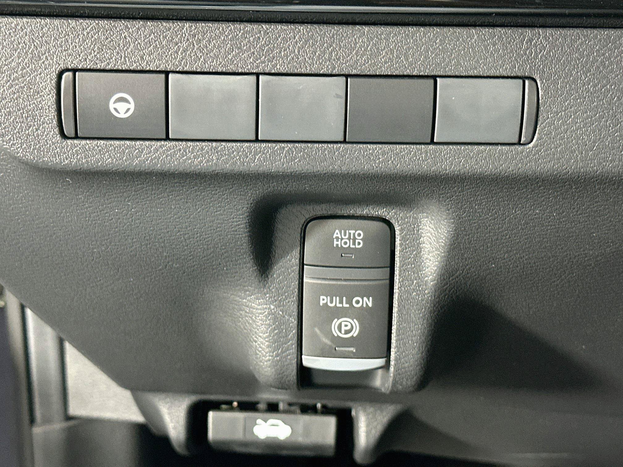 Used 2025 Nissan Murano SV AWD/4WD image 17