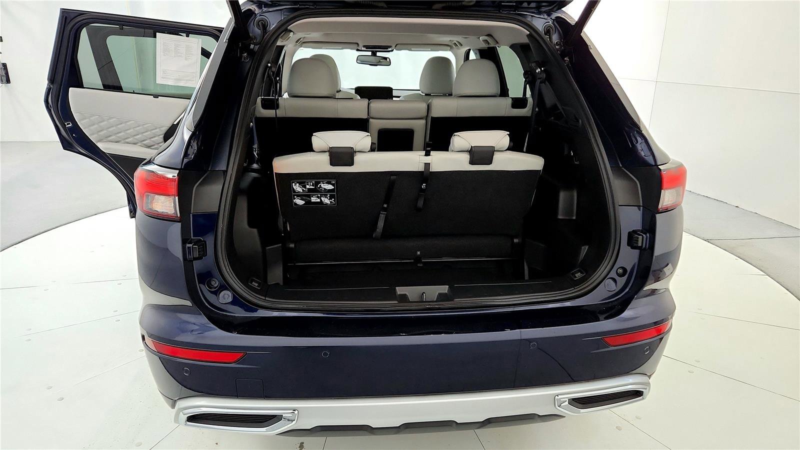 Used 2025 Mitsubishi Outlander SEL image 20