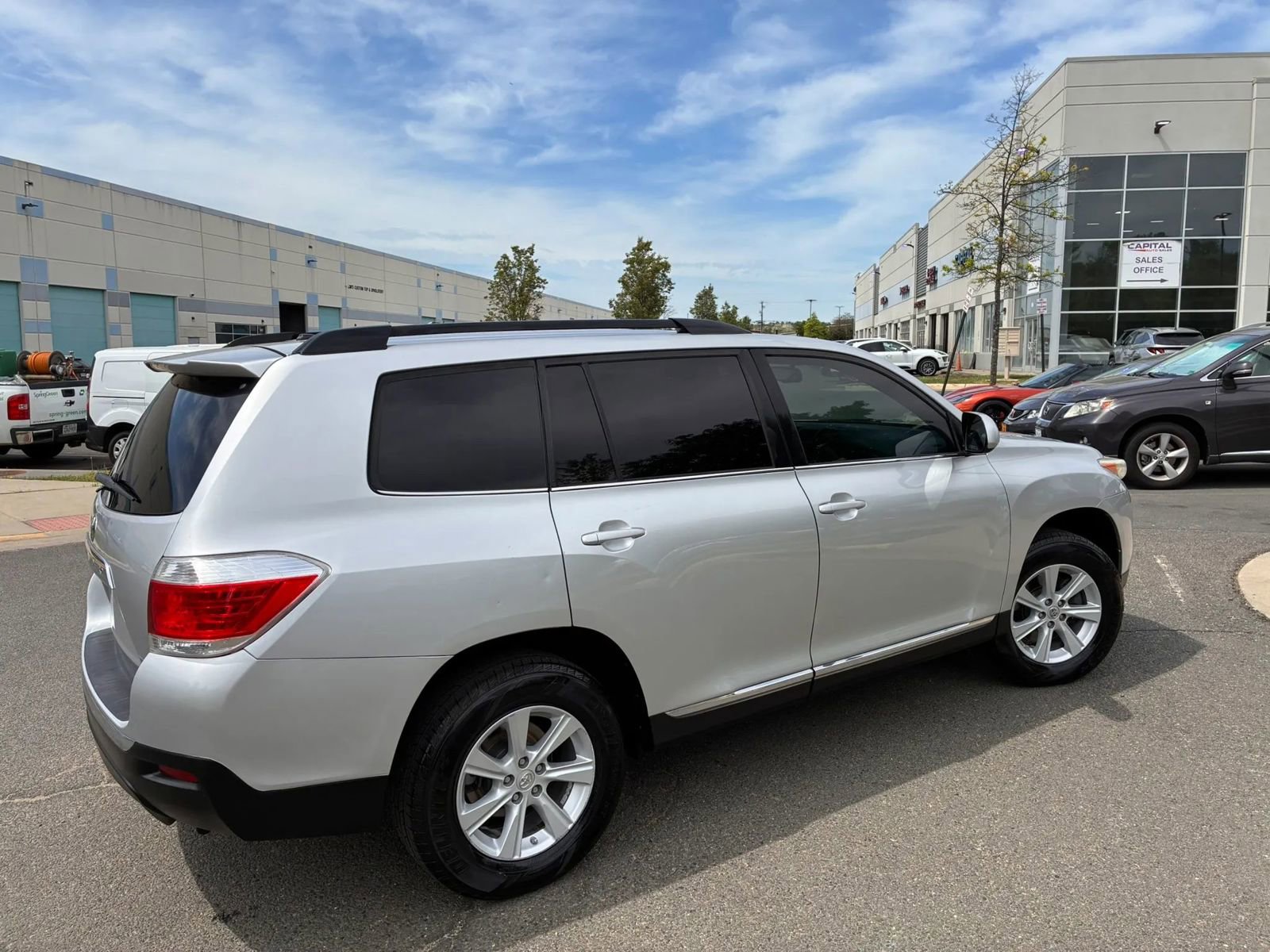 Used 2012 Toyota Highlander SE w/ Tow Pkg AWD/4WD image 16