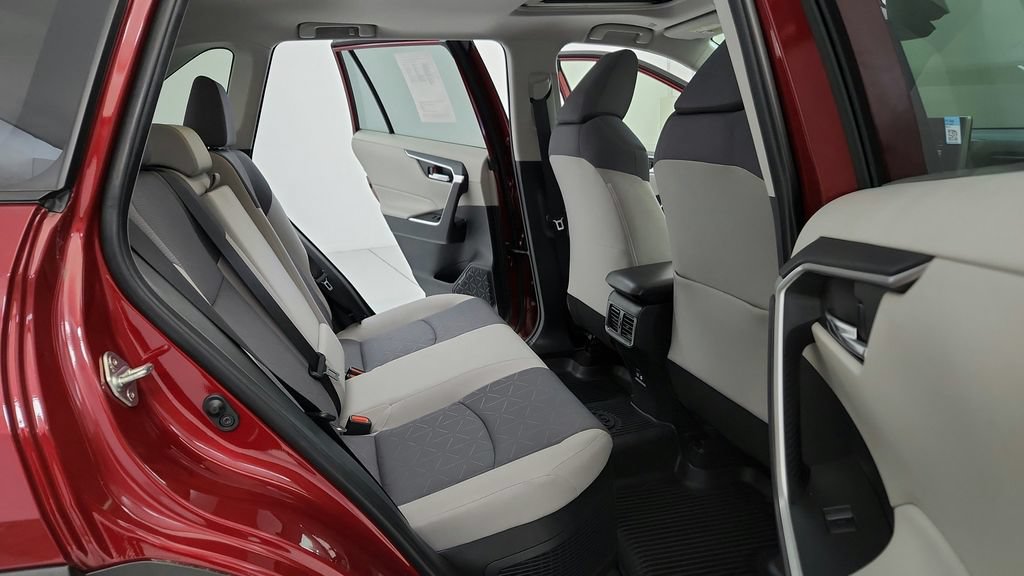 Certified 2024 Toyota RAV4 XLE w/ Convenience Package AWD/4WD image 18