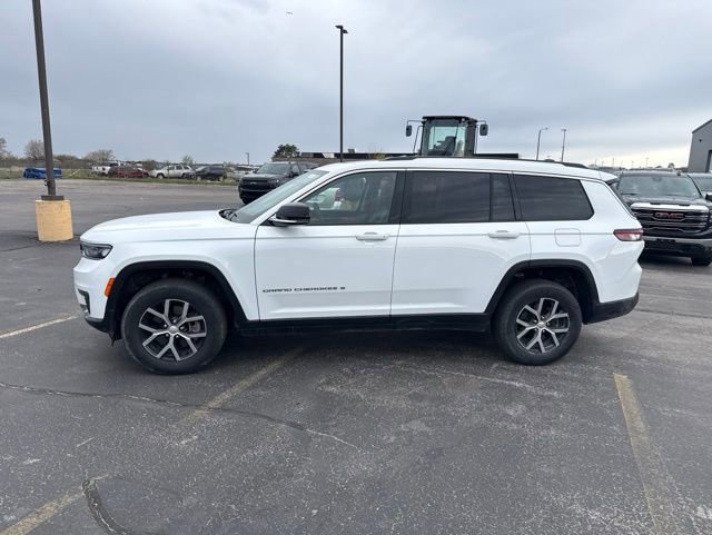 Used 2023 Jeep Grand Cherokee L Limited AWD/4WD image 6