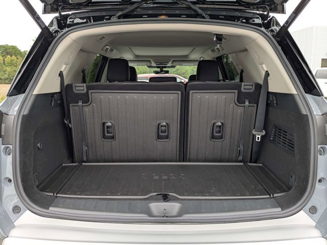 New 2025 Nissan Pathfinder Platinum w/ Black Appearance Package image 13