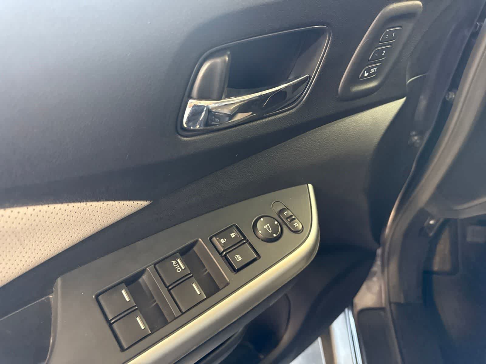 Used 2015 Honda CR-V Touring image 18