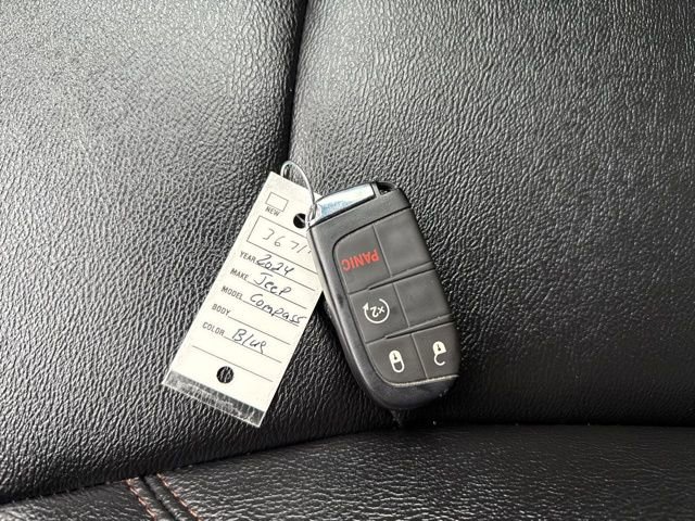 Used 2024 Jeep Compass Limited image 24