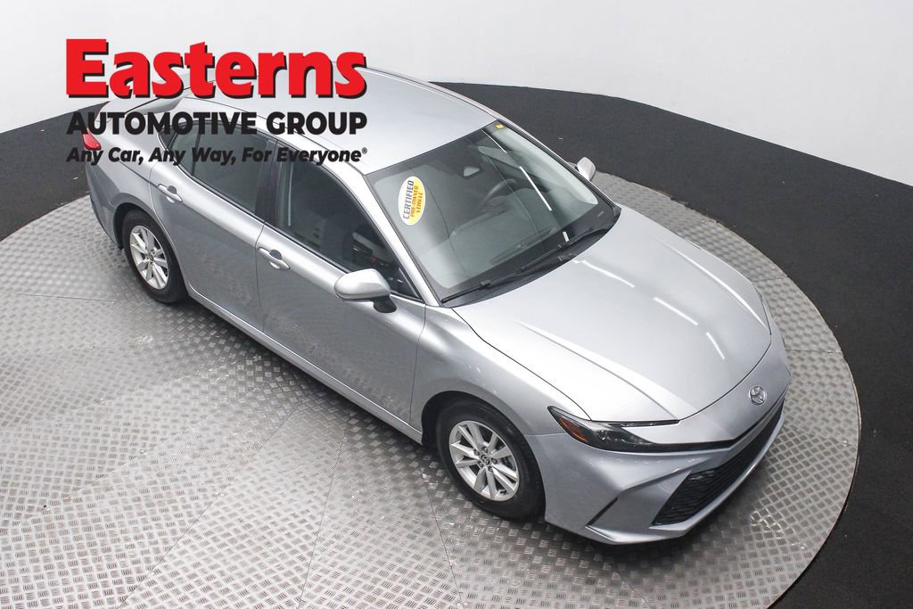 Used 2025 Toyota Camry LE FWD image 3