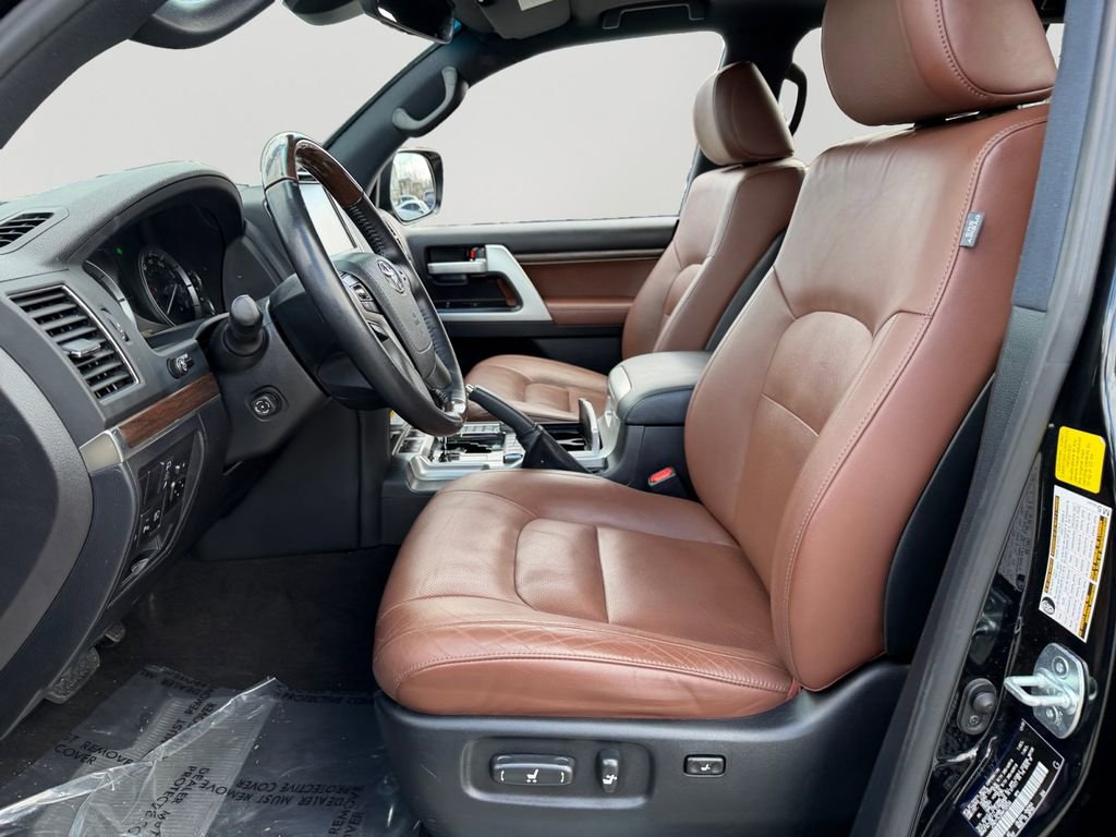 Used 2021 Toyota Land Cruiser image 16