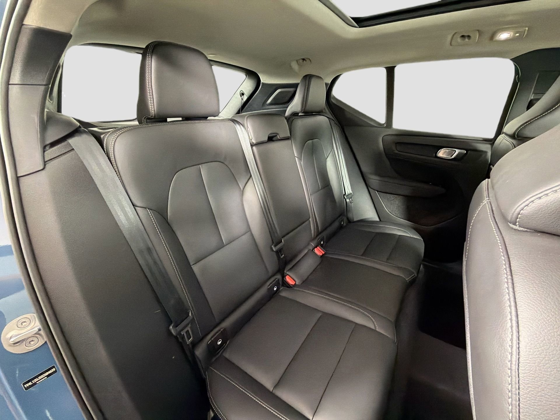 Certified 2025 Volvo XC40 B5 Core AWD/4WD image 26