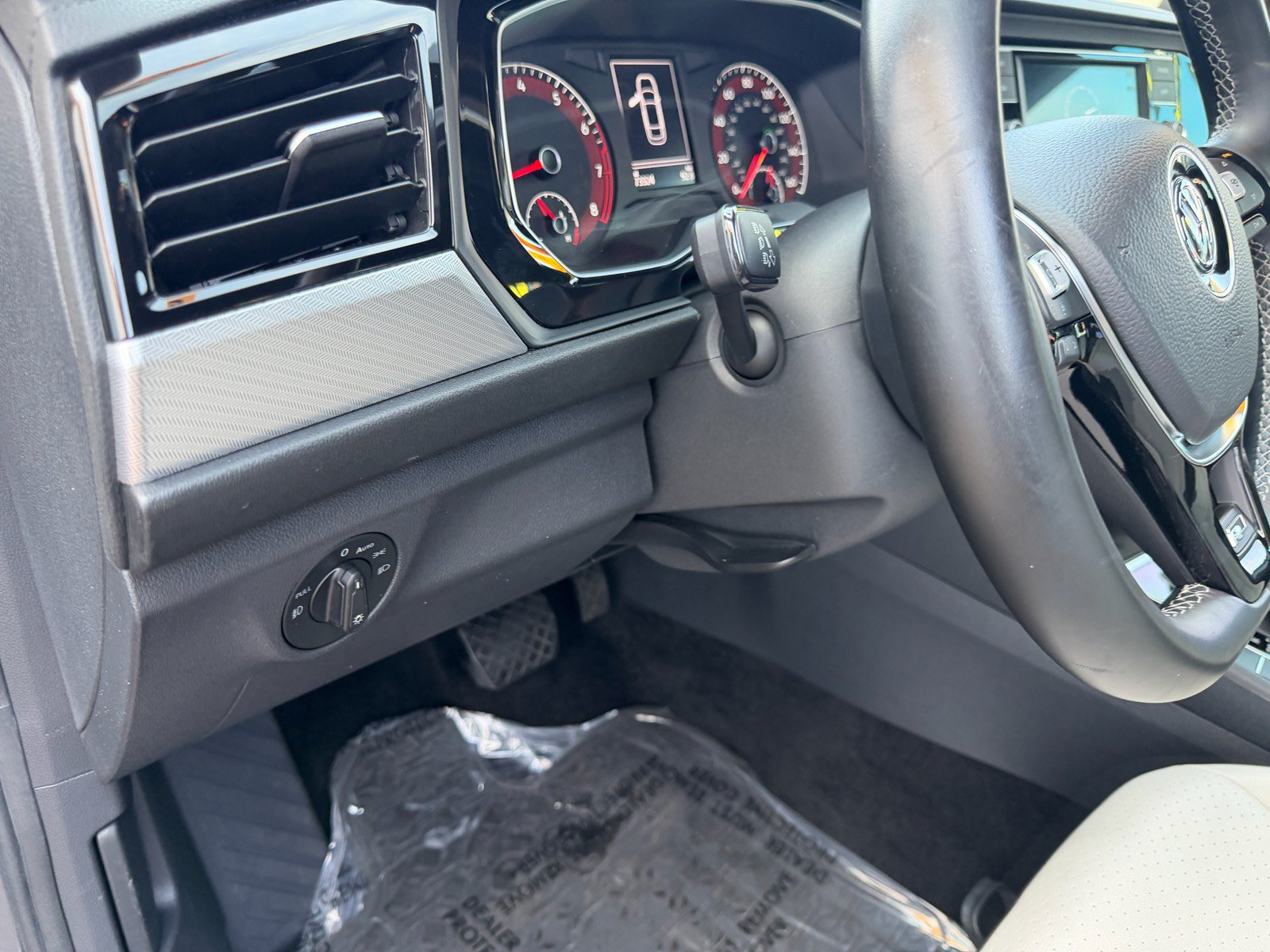 Used 2019 Volkswagen Jetta R-Line FWD image 19