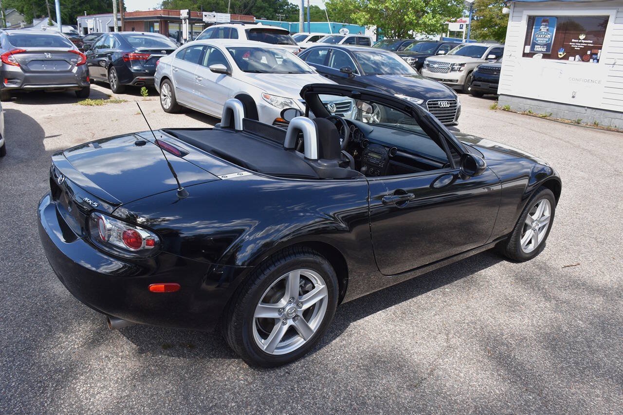 Used 2006 MAZDA MX-5 Miata Touring RWD image 23
