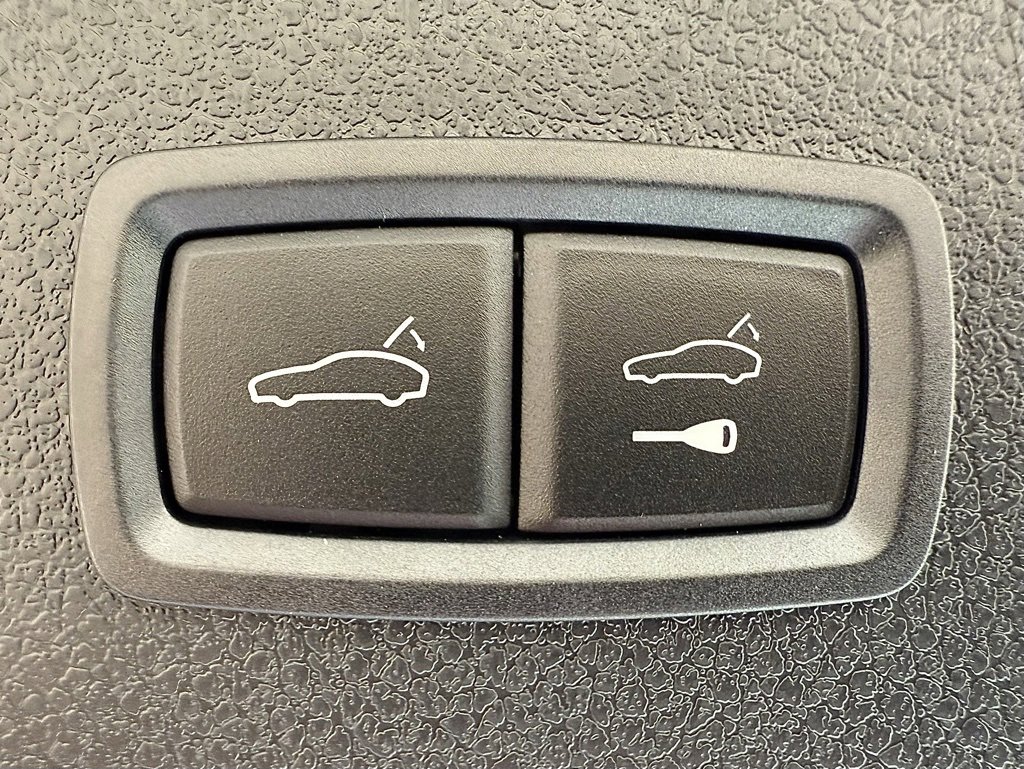 New 2026 Porsche Macan image 26