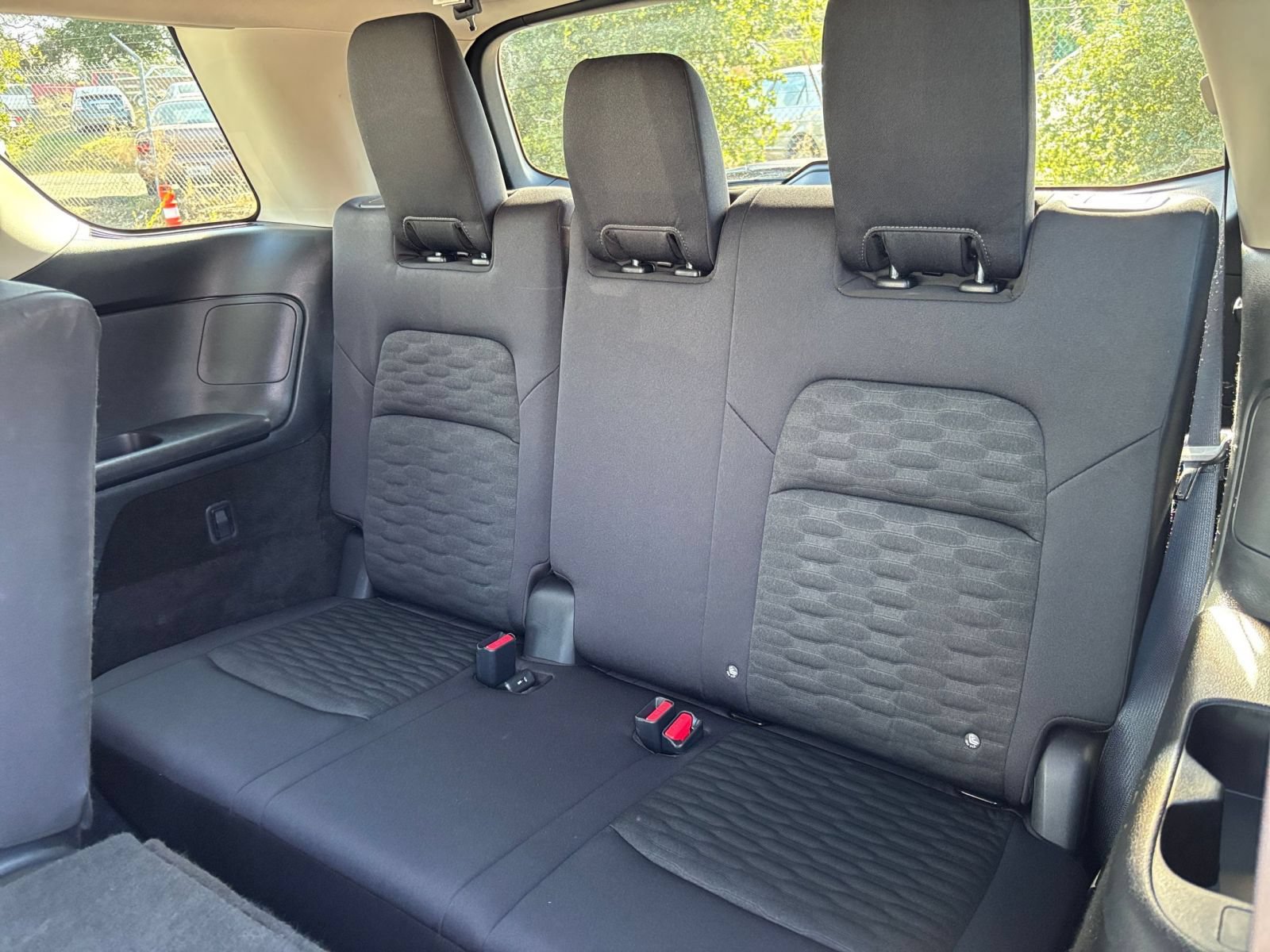 Used 2025 Nissan Pathfinder SV FWD image 26