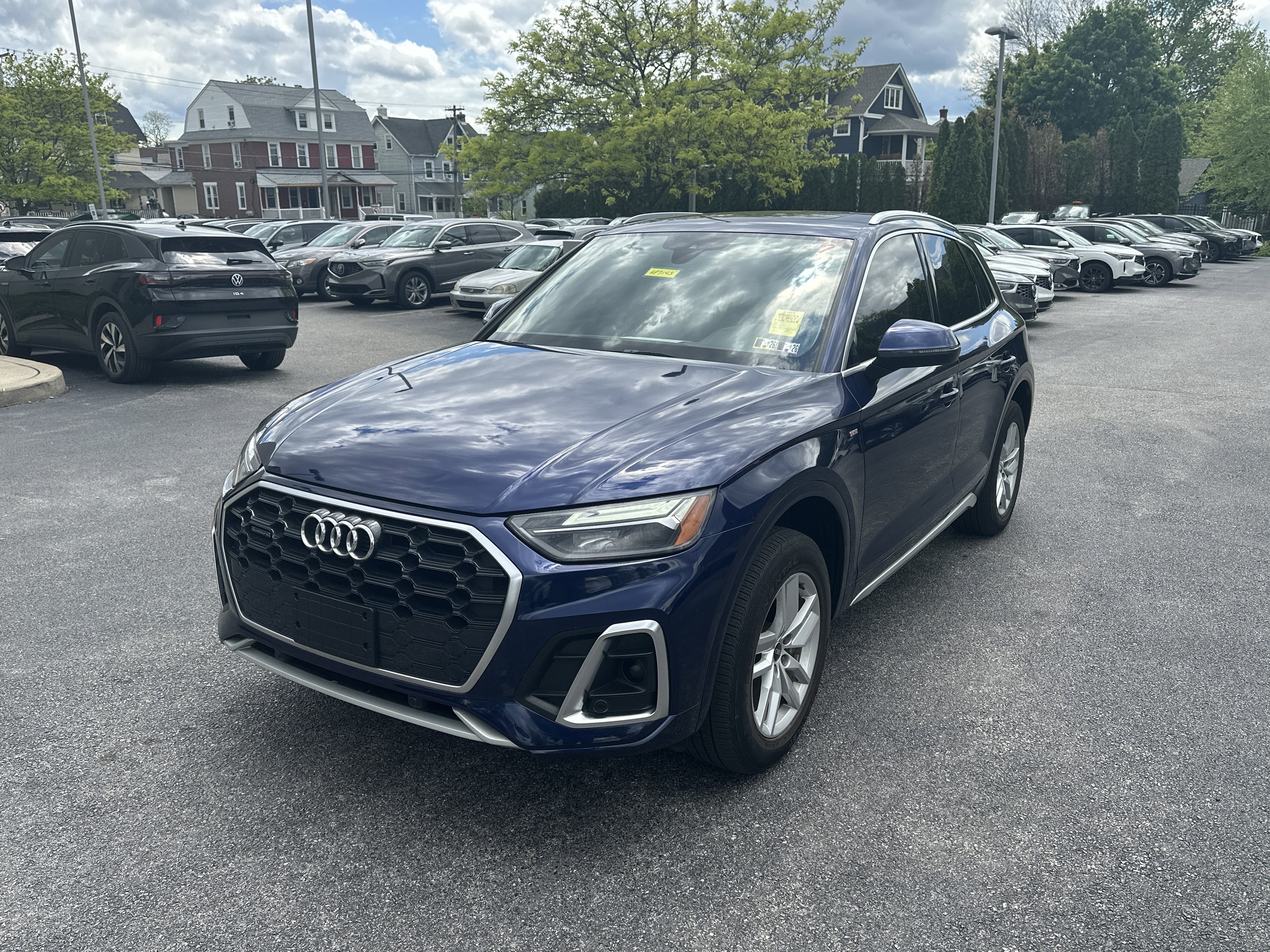 Used 2023 Audi Q5 2.0T Premium w/ Convenience Package AWD/4WD image 2