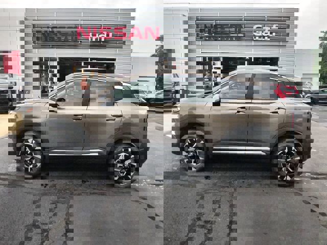 New 2025 Nissan Kicks SV w/ SV Premium Package