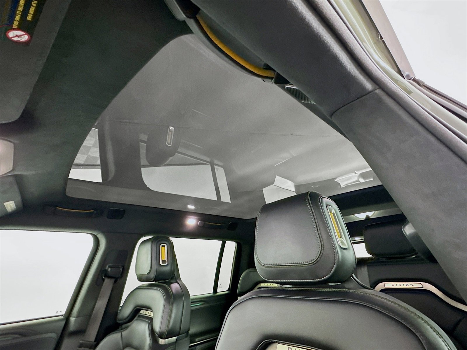 Used 2022 Rivian R1S Launch Edition image 22