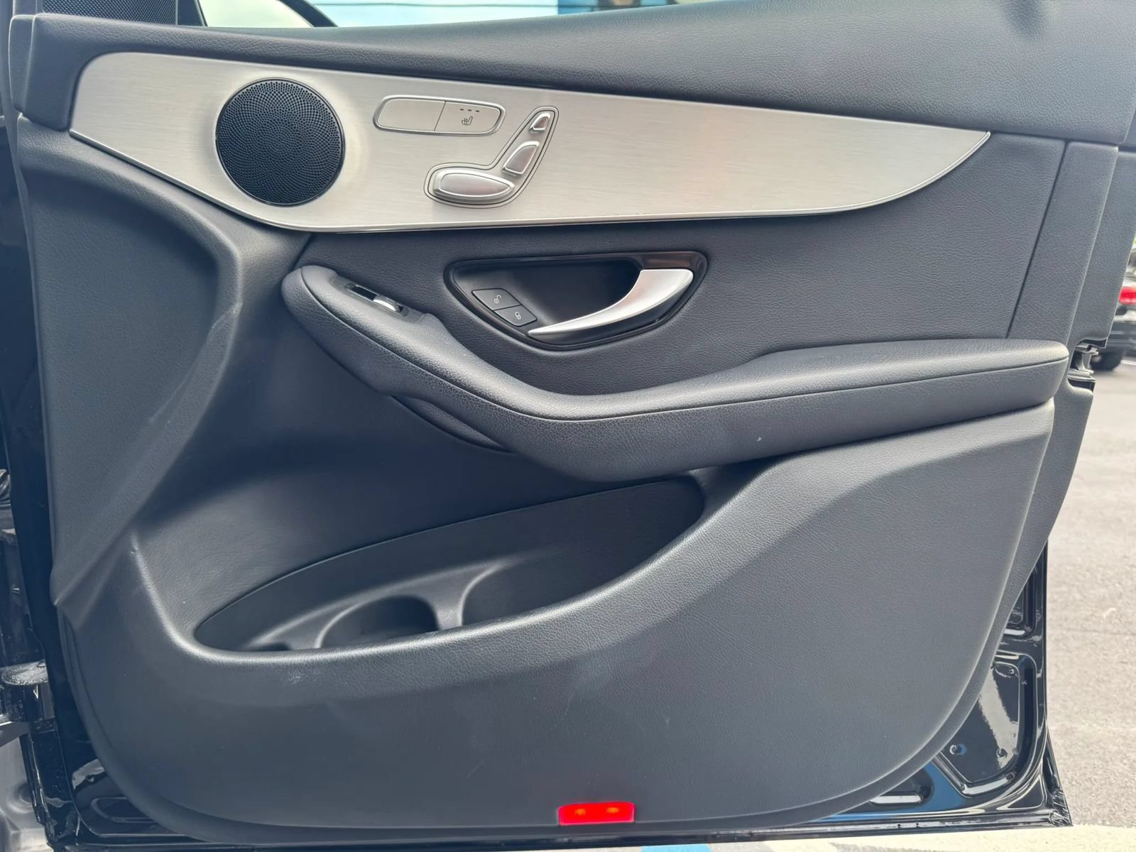 Used 2019 Mercedes-Benz GLC 300 image 25