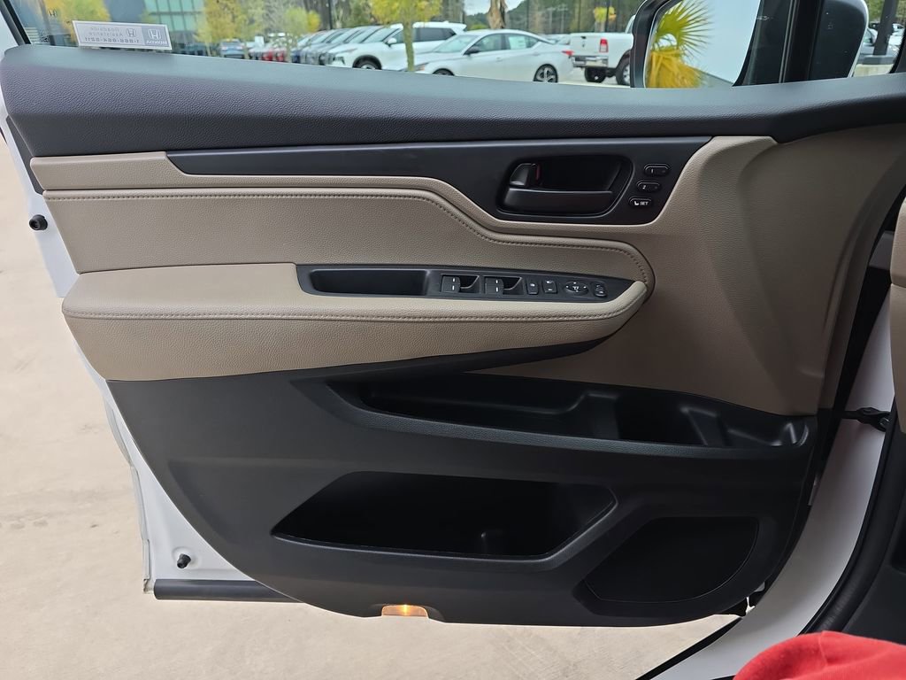 Used 2024 Honda Odyssey EX-L image 32