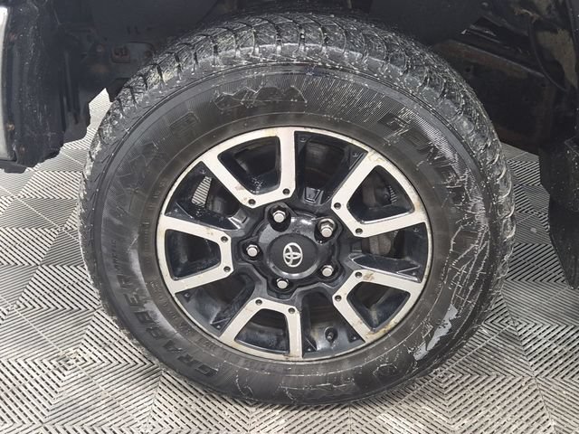 Used 2015 Toyota Tundra SR5 w/ TRD Off Road Package AWD/4WD image 27