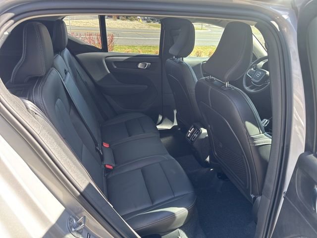 Certified 2025 Volvo XC40 B5 Plus image 12