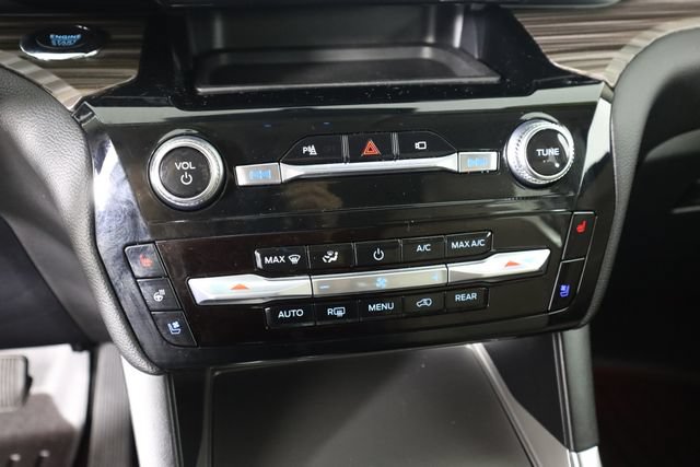Certified 2022 Ford Explorer Limited AWD/4WD image 42
