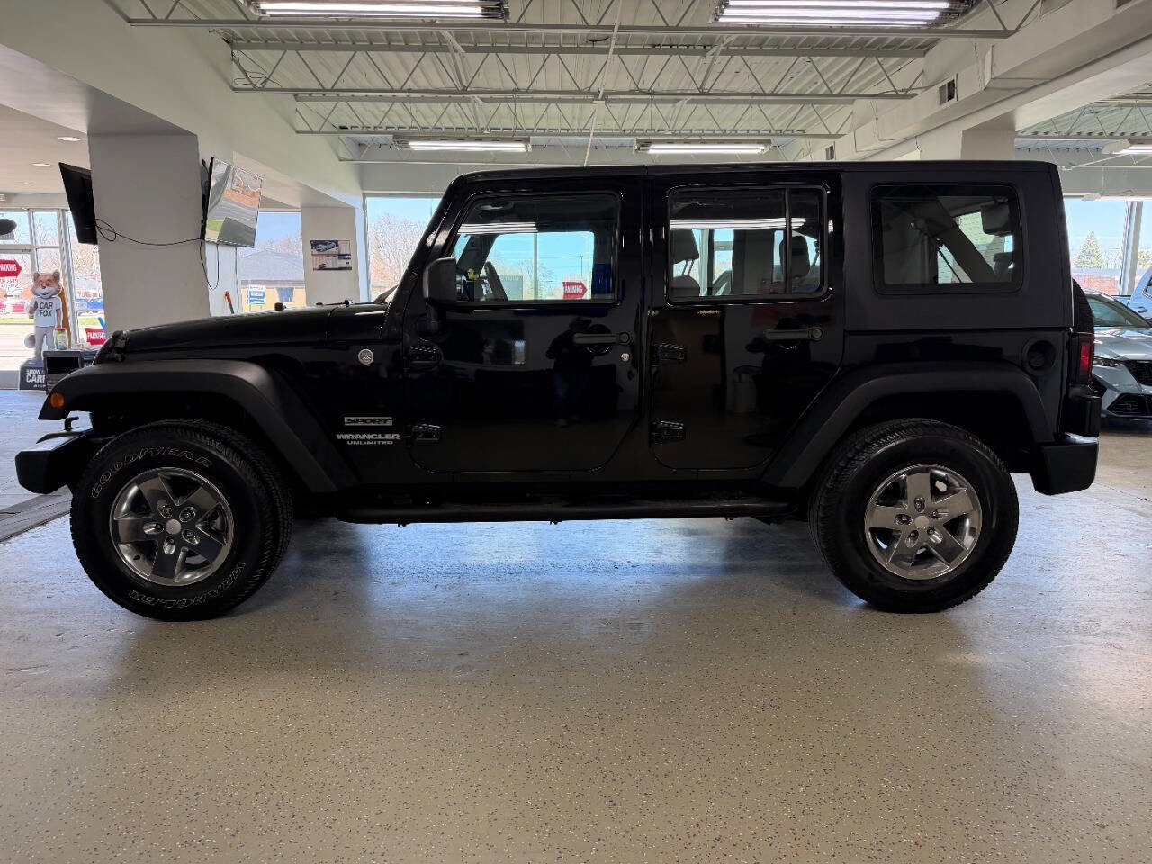 Used 2010 Jeep Wrangler Unlimited Sport image 12