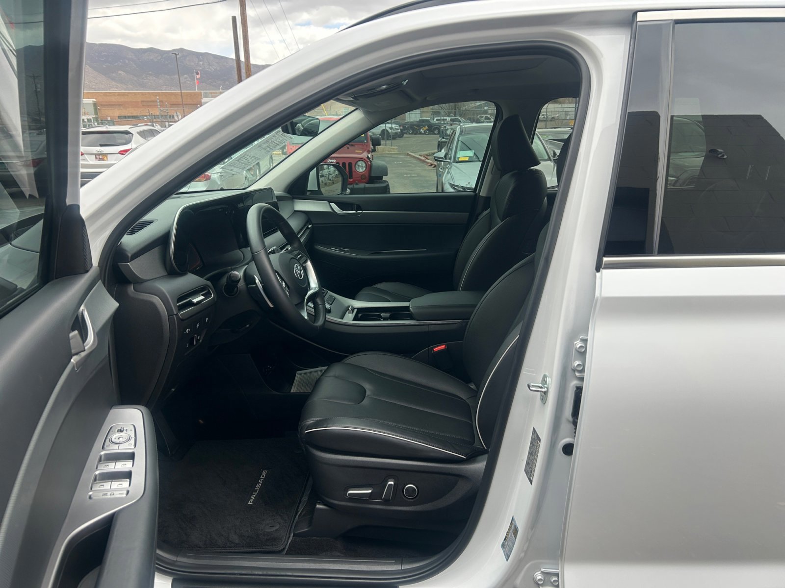 Used 2025 Hyundai Palisade XRT image 13