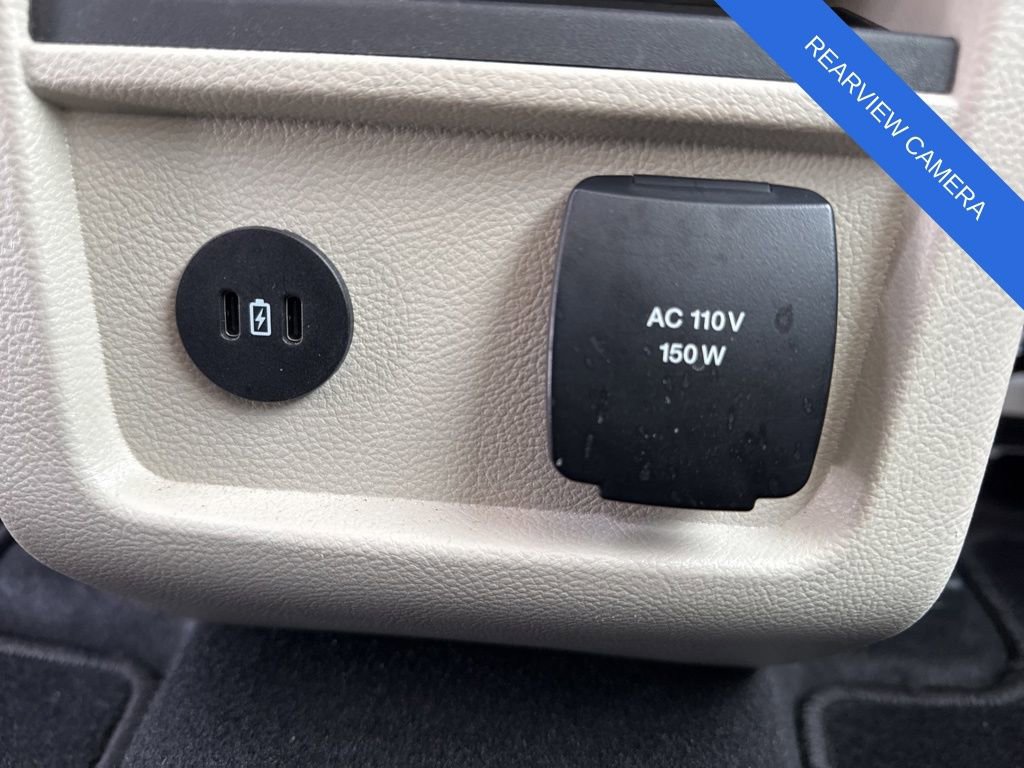 Used 2024 Ford Edge Titanium image 19