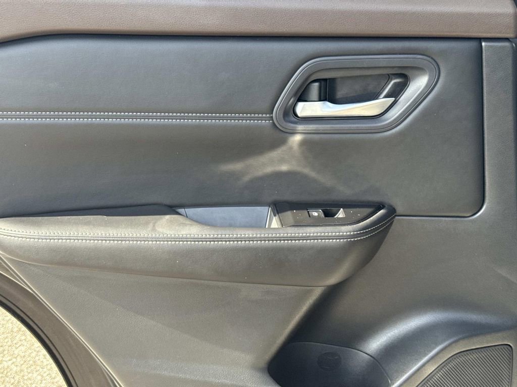 Certified 2023 Nissan Rogue SL w/ SL Premium Package image 14