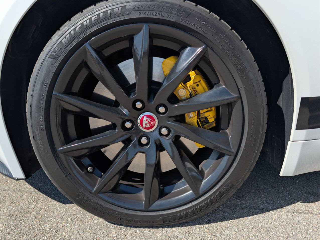 Used 2016 Jaguar F-TYPE Convertible image 28