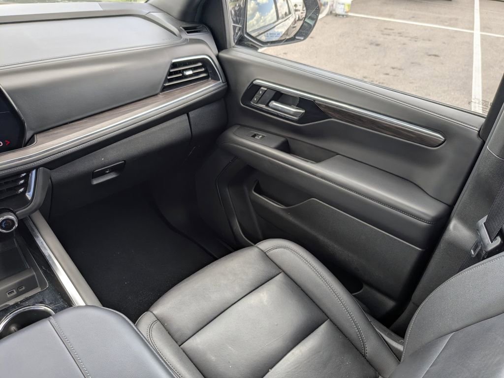 Certified 2025 Chevrolet Suburban Z71 AWD/4WD image 22