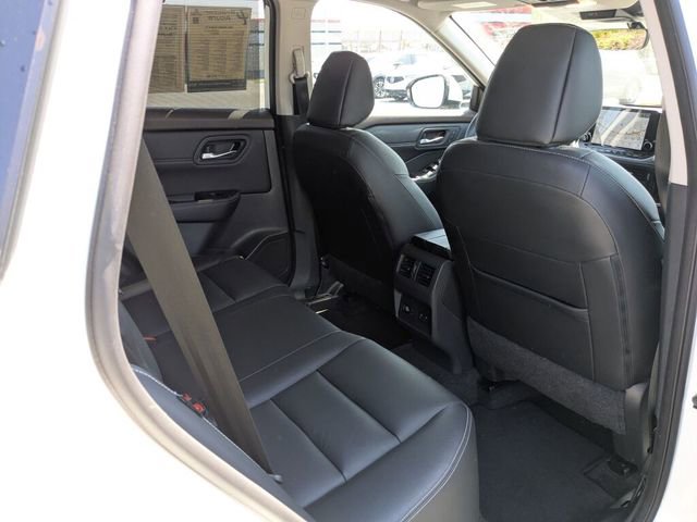 Used 2023 Nissan Rogue SL w/ SL Premium Package image 38