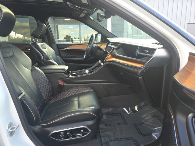 Used 2023 Jeep Grand Cherokee L Summit image 33