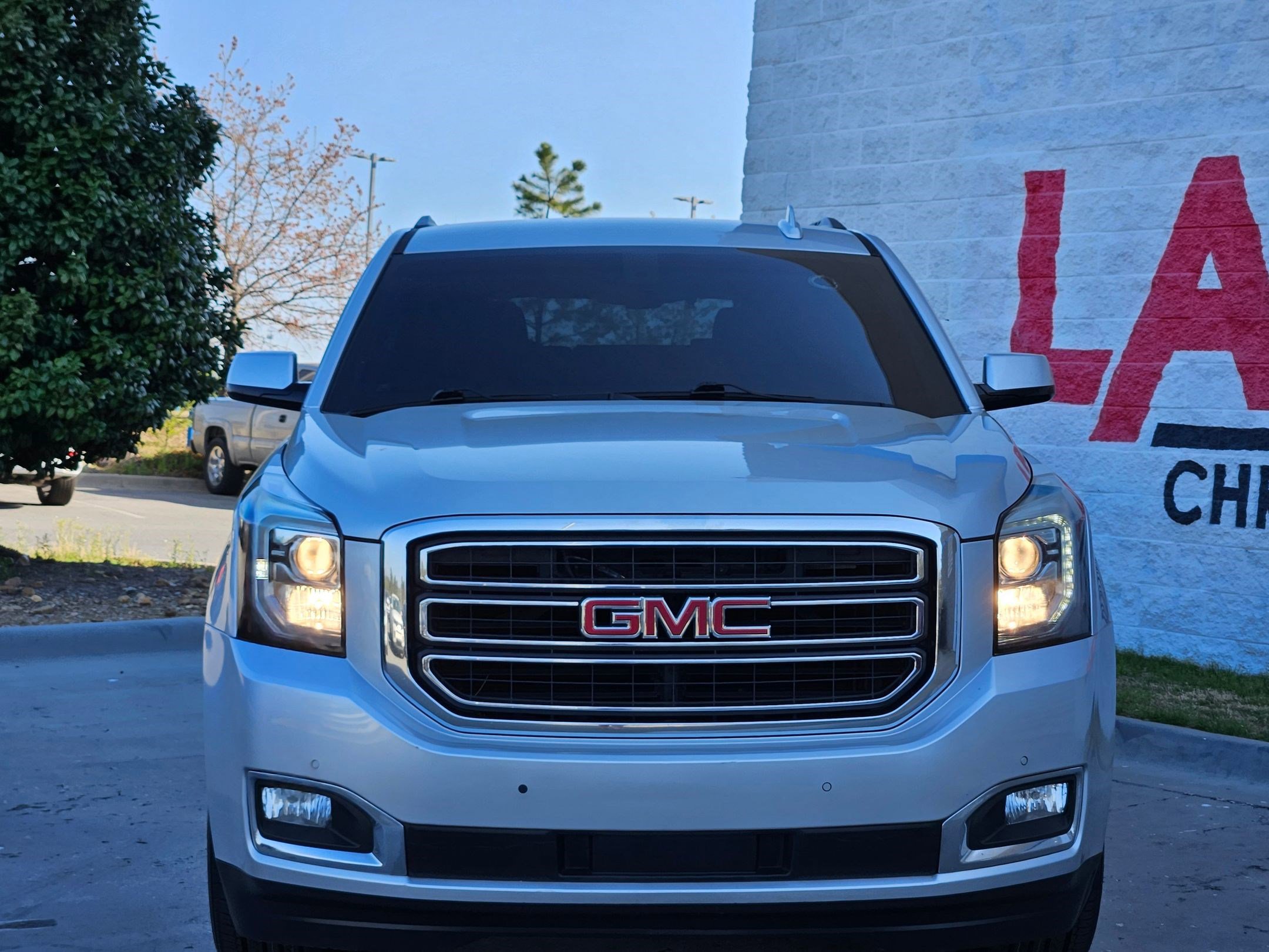 Used 2019 GMC Yukon SLE w/ SLE Value Package image 2