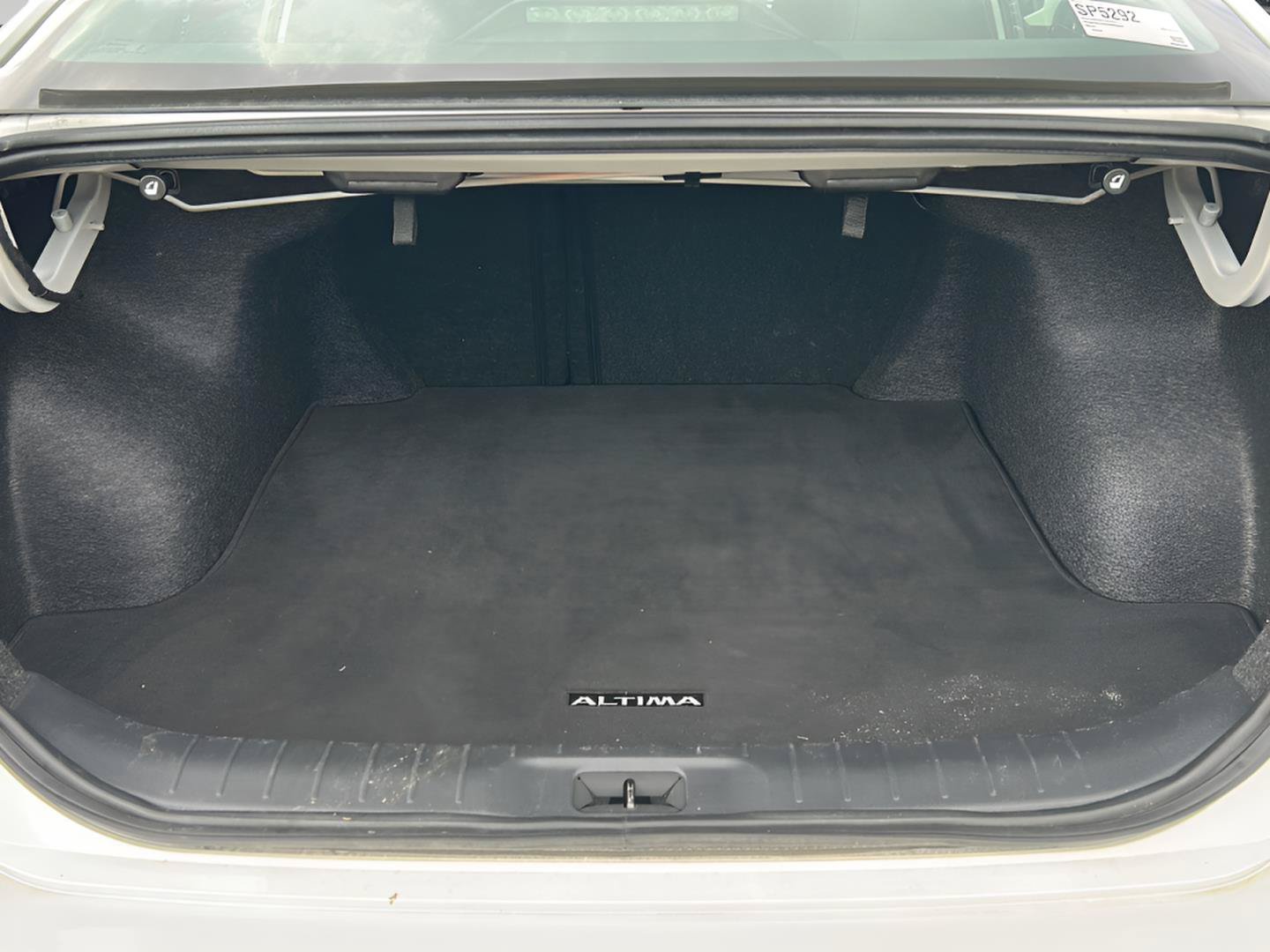 Used 2024 Nissan Altima 2.5 SV FWD image 24