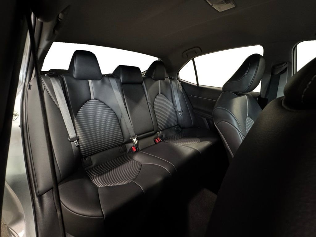 Used 2020 Toyota Camry SE image 13