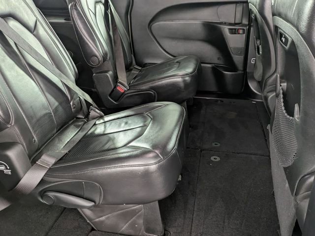 Used 2021 Chrysler Pacifica Touring-L w/ S Appearance Package image 29