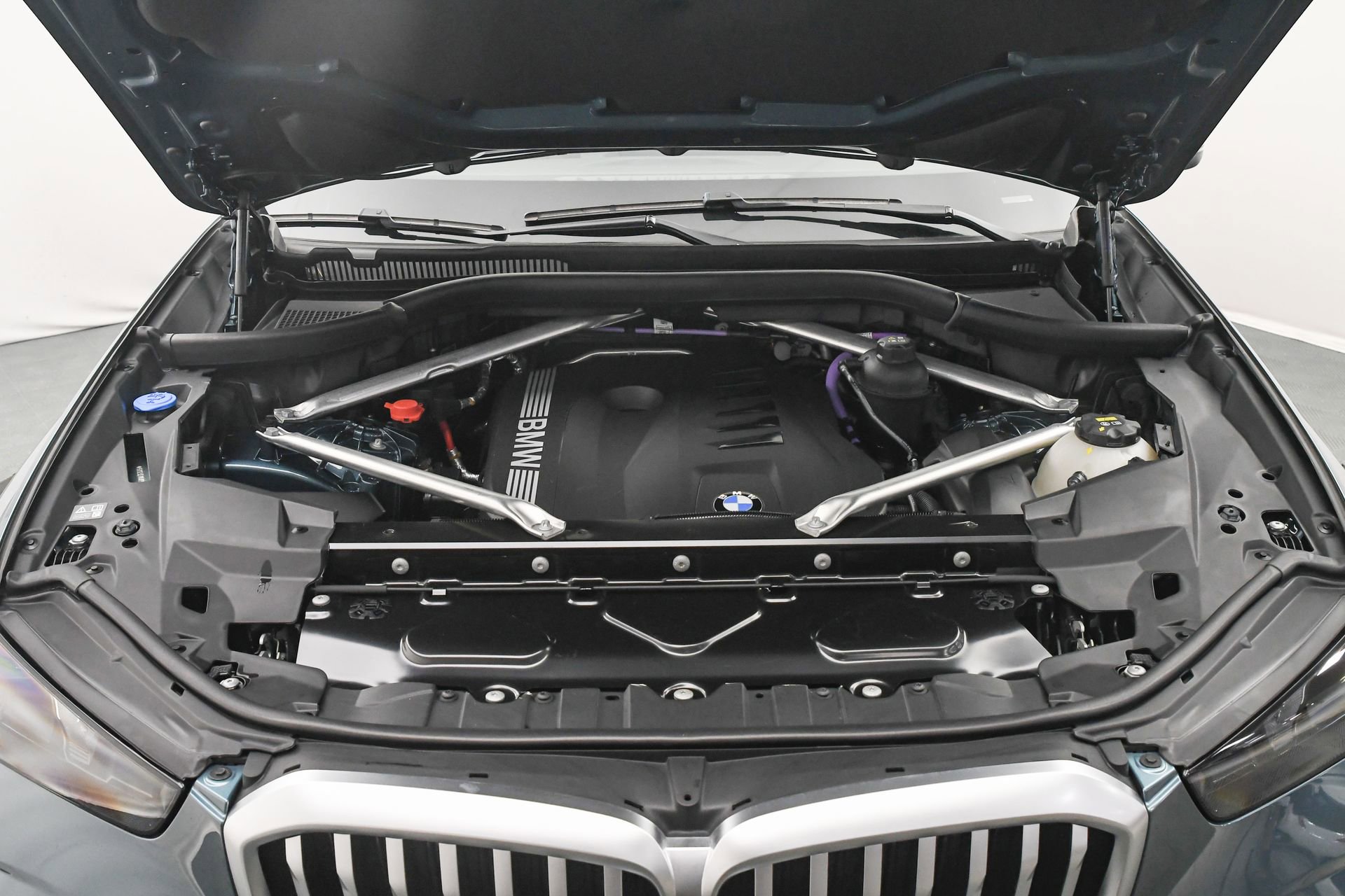 Used 2024 BMW X5 xDrive40i w/ Parking Assistance Package image 31