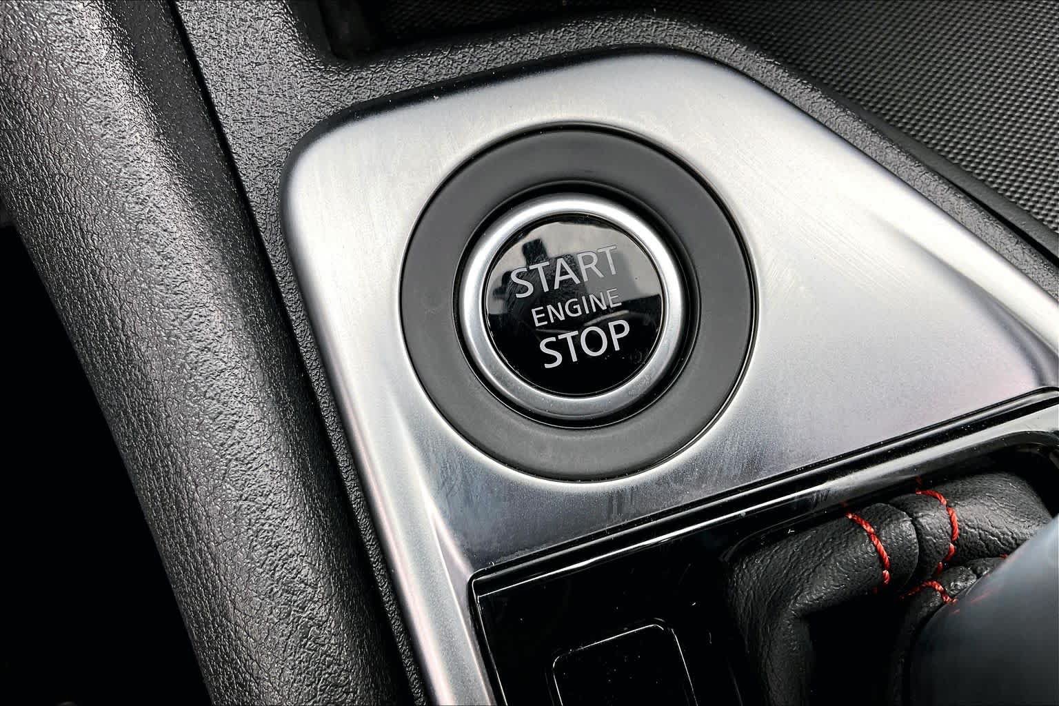 Certified 2025 Nissan Sentra SR FWD image 36